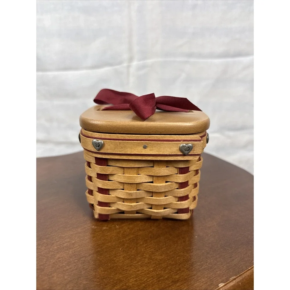 Longaberger 2002 Small Sweetest Gift Sweetheart Basket, Protector & Ribbon‎ Lid,